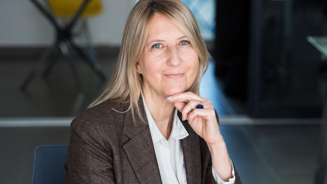 Portrait de la directrice de l'agence fm immobilier & patrimoine